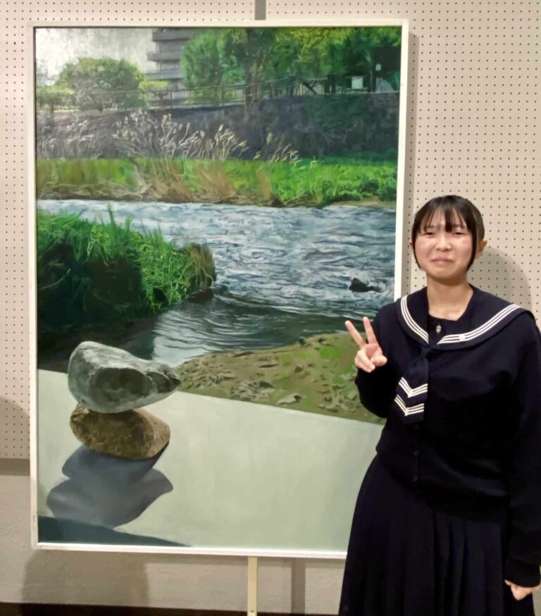 絵画、デザインの２部門で特賞