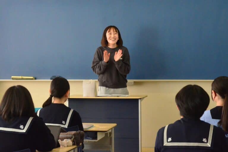 社会人講師の方々との触れ合い